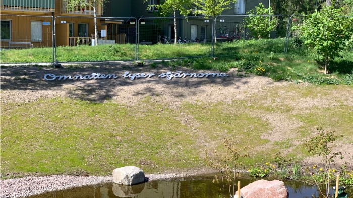 Om natten lyser stjärnorna 16-9.jpg